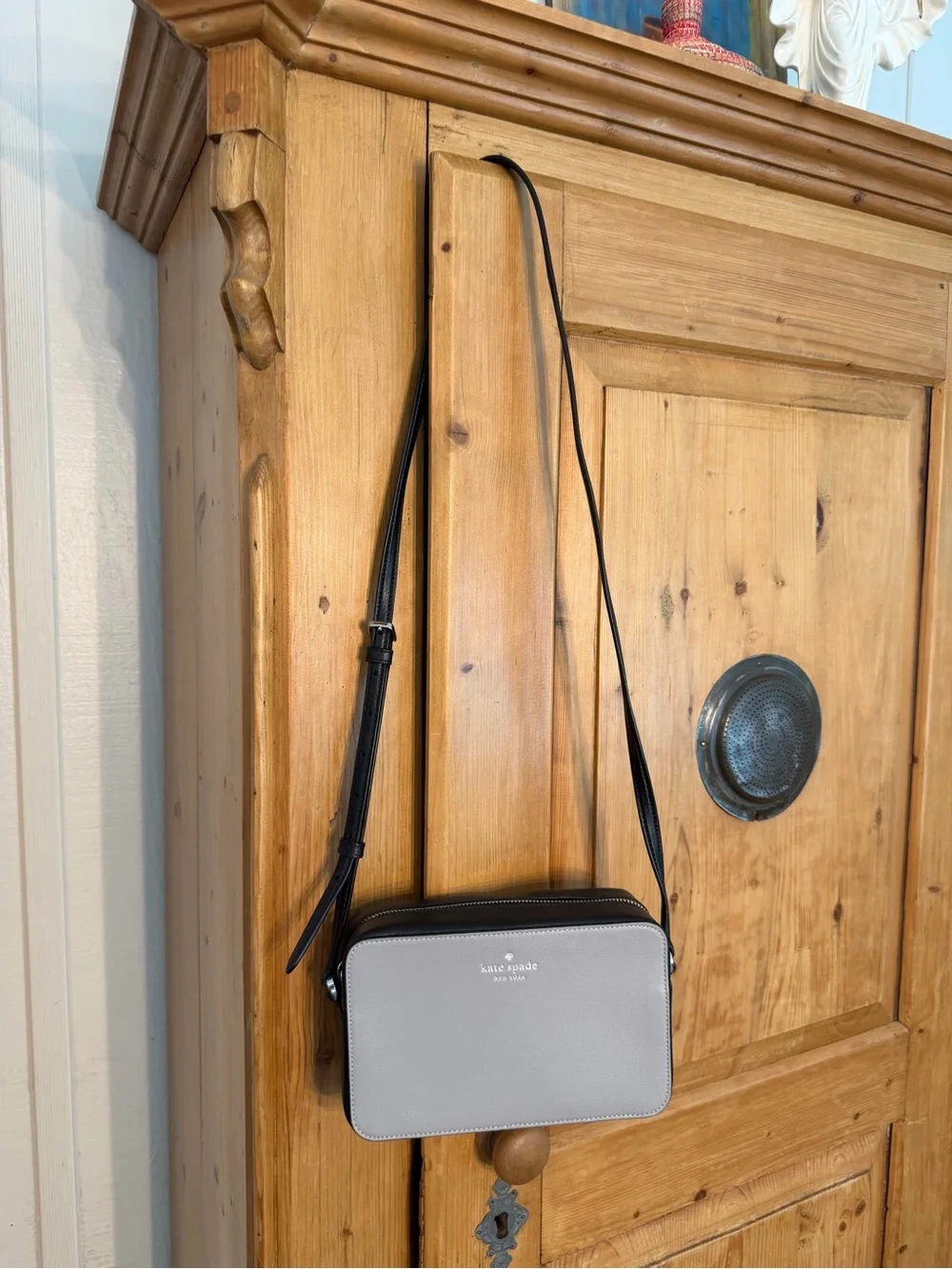 Kate Spade Sienna Leather Crossbody Gray w/Black Strap